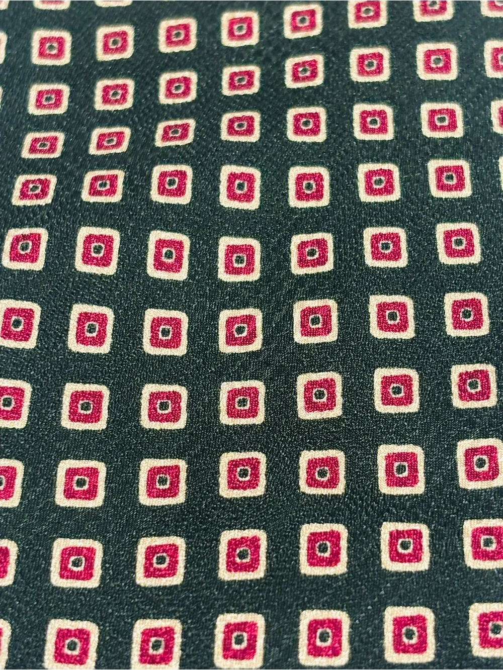 Polo Ralph Lauren Men’s Geometric Pattern Green and Red Necktie 58”
